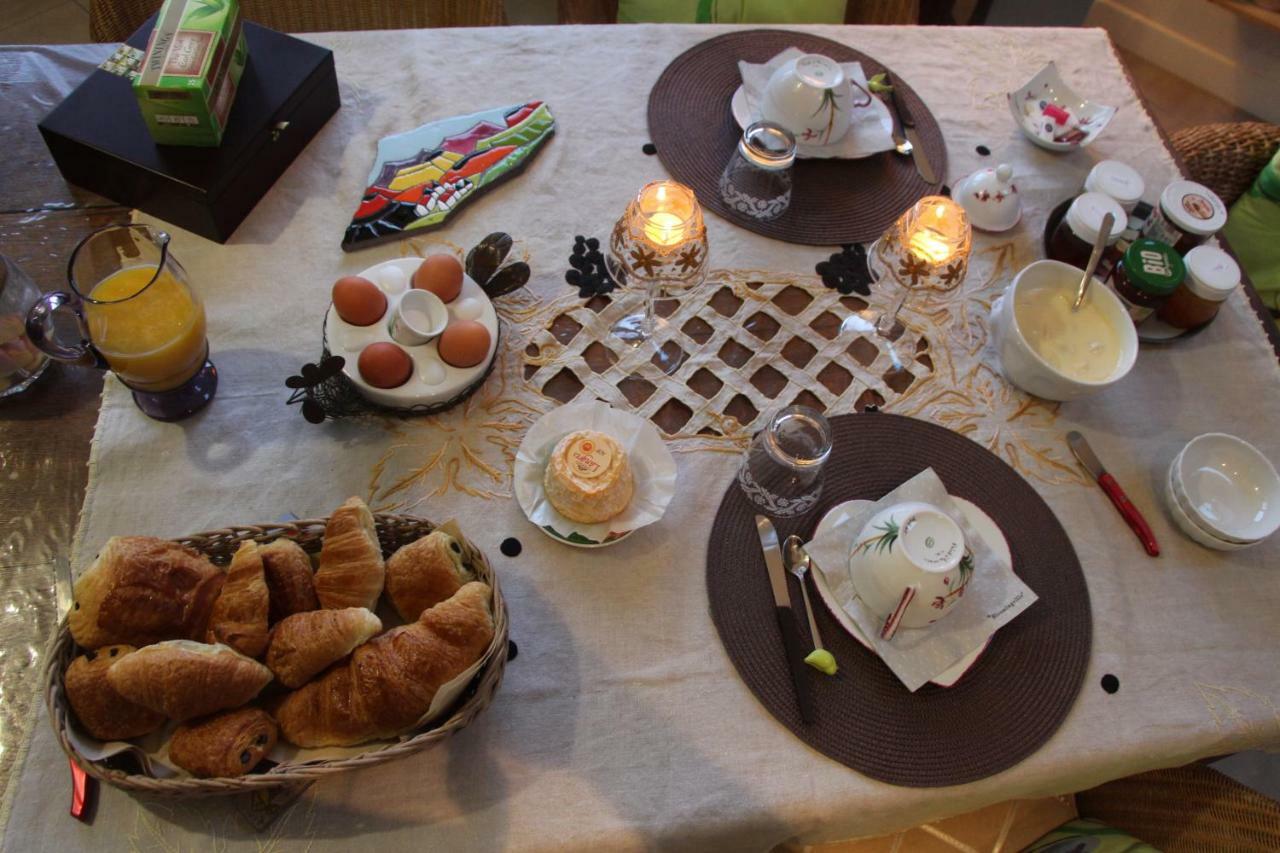 Roulotte La Dominique Bed & Breakfast Romery  Eksteriør bilde