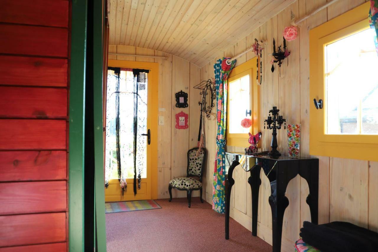 Roulotte La Dominique Bed & Breakfast Romery  Eksteriør bilde